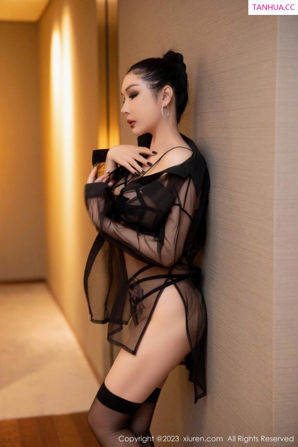 田冰冰  [XiuRen]高清写真图 2023.03.31 No.6502 田冰冰 黑丝美腿第2张图片